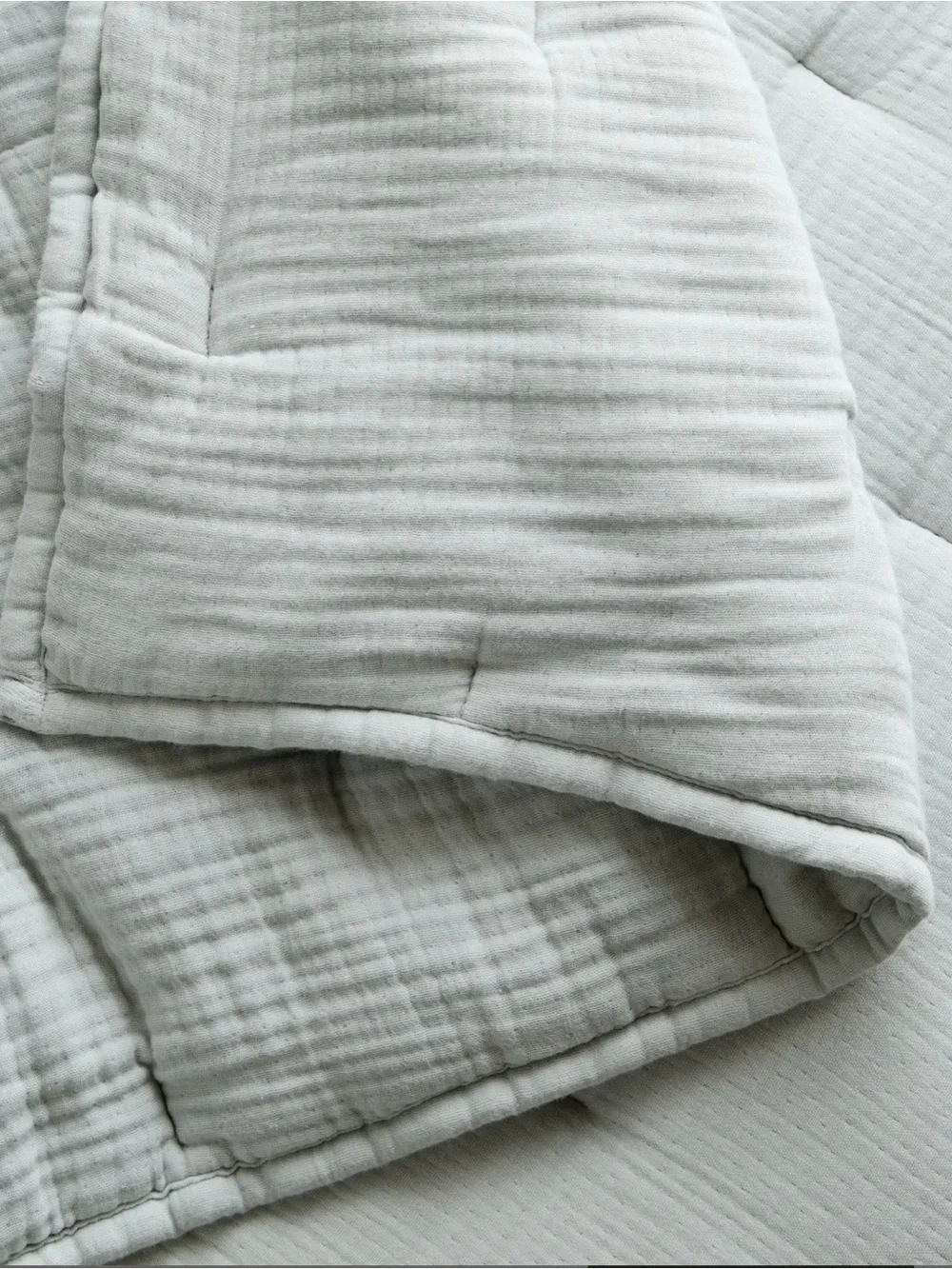 Quince Organic Cotton Gauze Dream Quilt Full/Queen Color: Mist